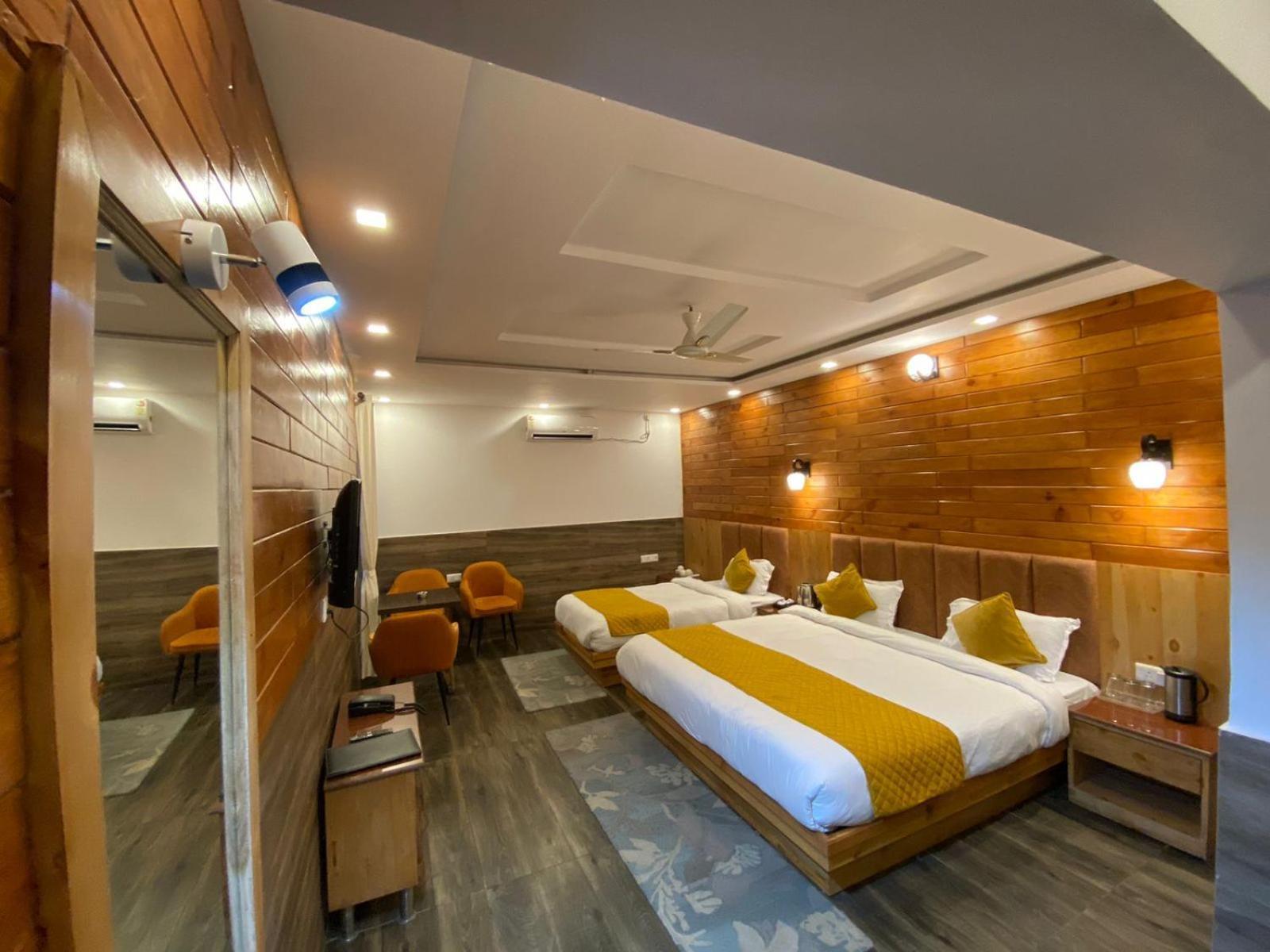 The Aesthetic Hotel & Restaurant Bhīm Tāl Buitenkant foto