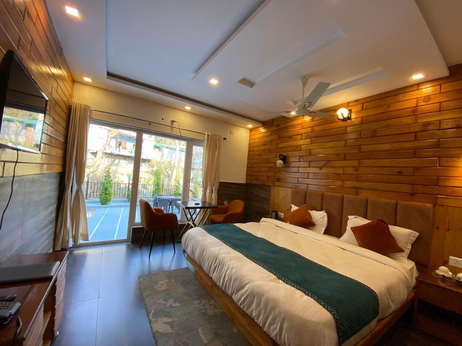 The Aesthetic Hotel & Restaurant Bhīm Tāl Buitenkant foto