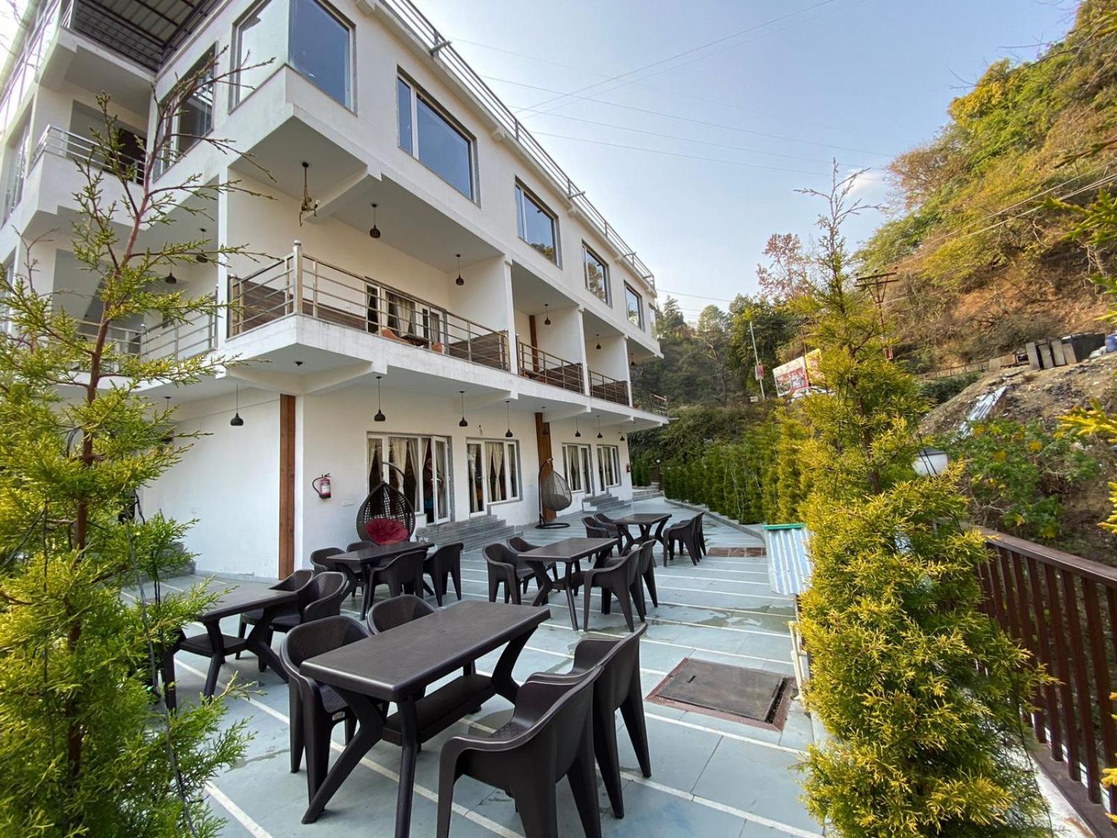 The Aesthetic Hotel & Restaurant Bhīm Tāl Buitenkant foto