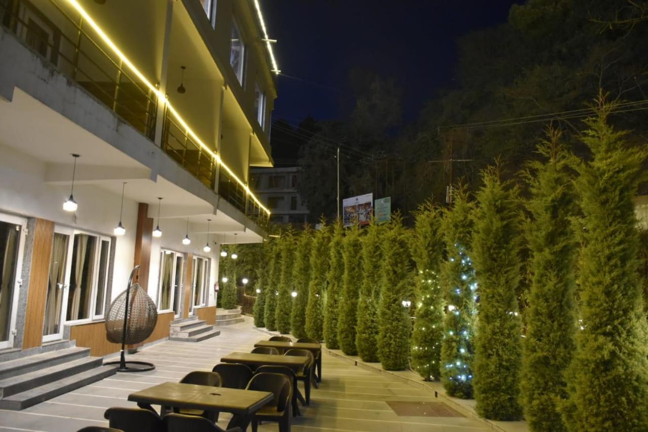 The Aesthetic Hotel & Restaurant Bhīm Tāl Buitenkant foto
