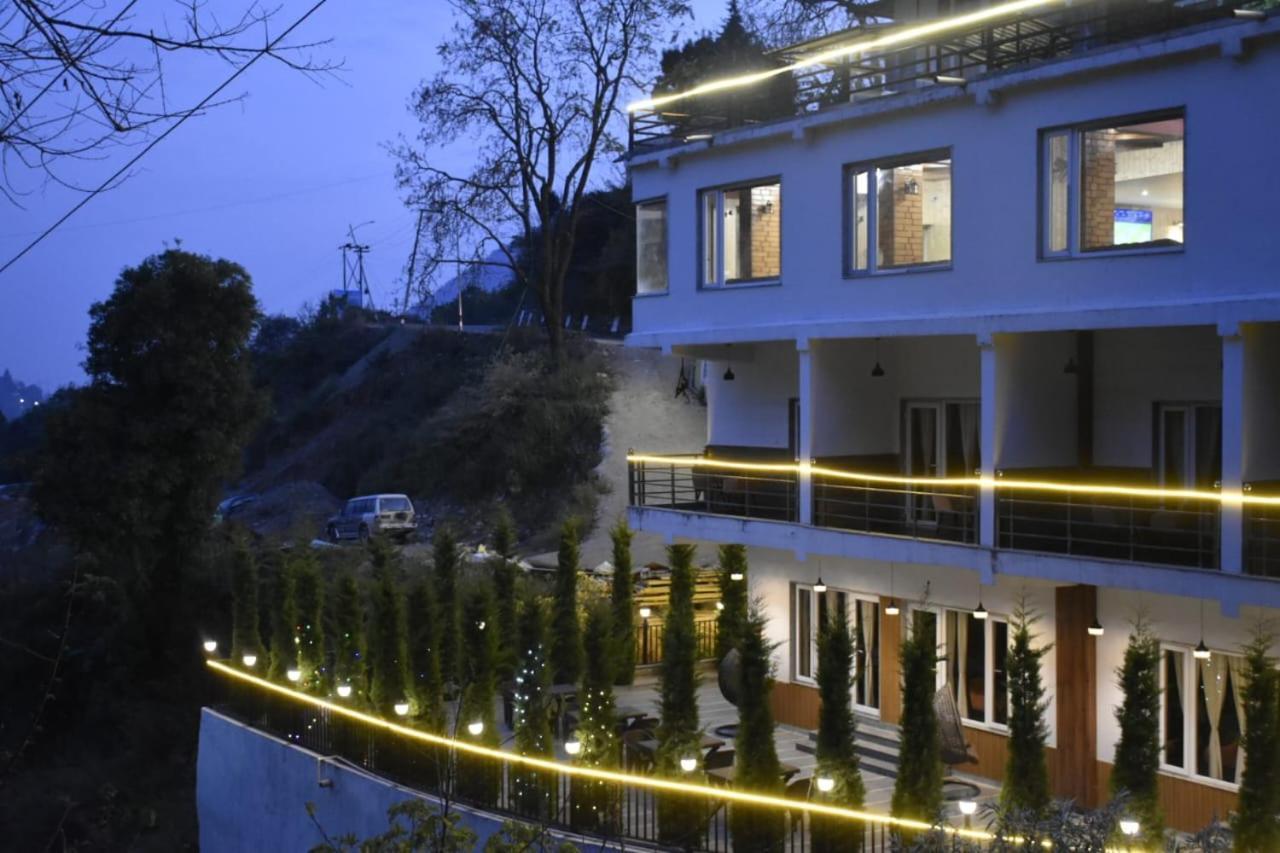 The Aesthetic Hotel & Restaurant Bhīm Tāl Buitenkant foto