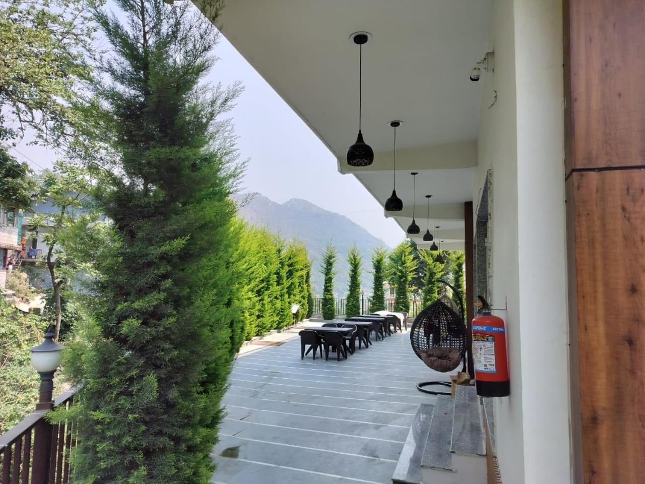 The Aesthetic Hotel & Restaurant Bhīm Tāl Buitenkant foto